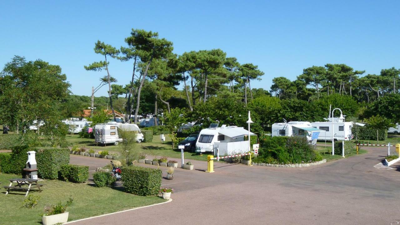 Hotel Camping Le Puits De L'Auture Saint-Palais-sur-Mer Exterior foto